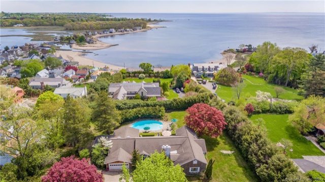 19 Bluewater Hill, Westport