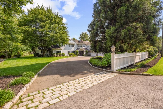 166 Long Lots Road, Westport