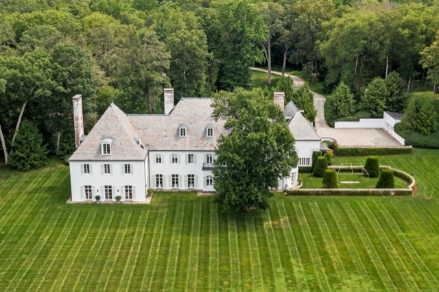 104 Dans Highway, New Canaan