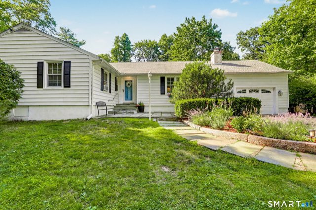 36 Richmond Drive, Darien