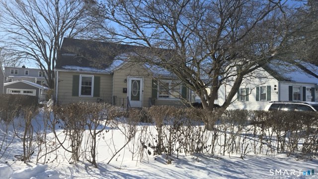 5 Lakeview Drive, Norwalk