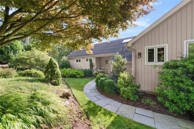 12 Signal Lane, Westport