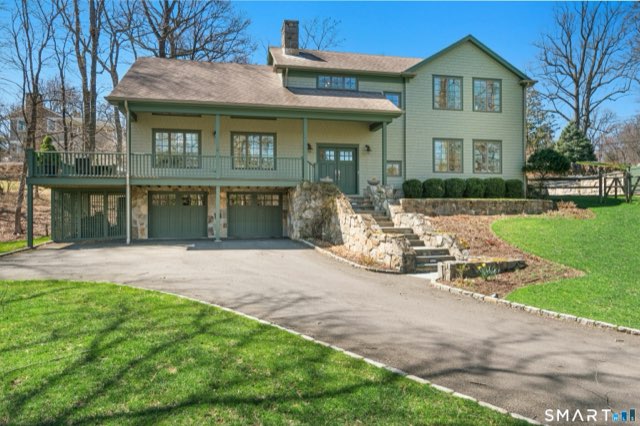 9 Dancing Bear Road, Norwalk