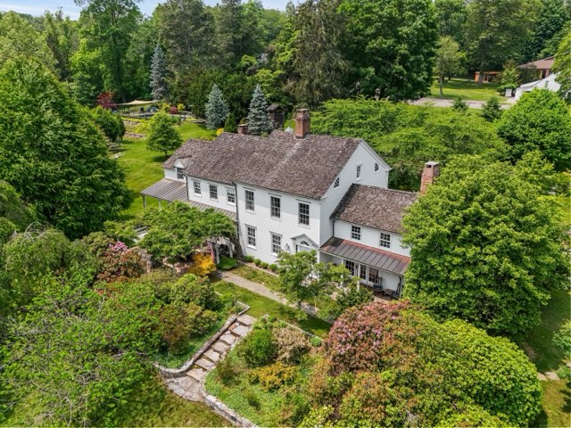 19 Skymeadow Drive, Stamford