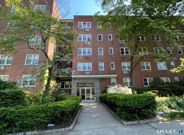 54 W North Street, Stamford