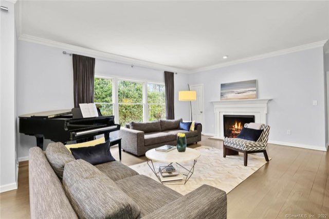13 Old Stamford Road, New Canaan