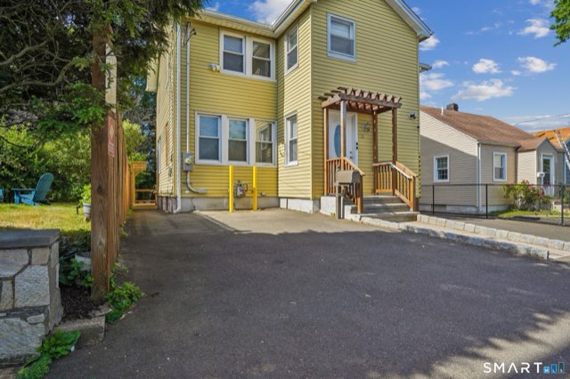10 Wells Avenue, Stamford