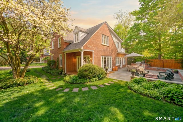5 Farnham Court, Westport