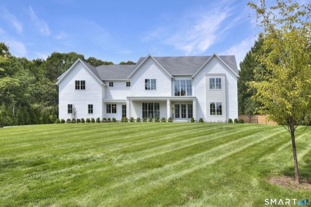8 Pleasant Valley Lane, Westport