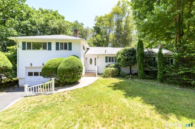 9 Pocono Road, Norwalk
