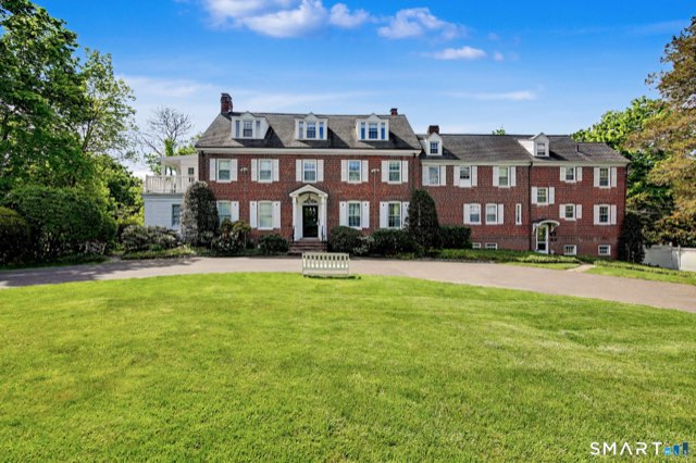 24 Saint Johns Place, New Canaan