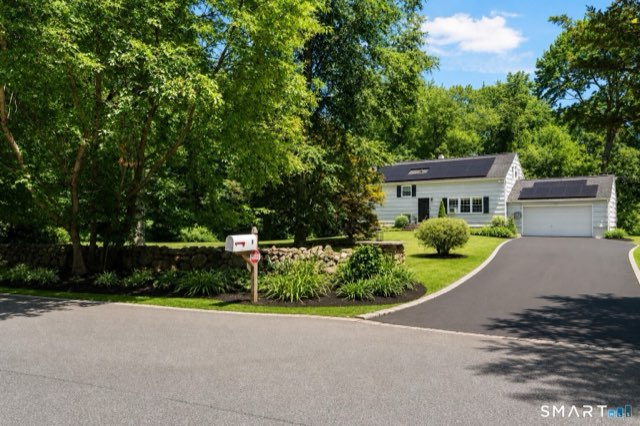 8 Ground Pine Road, Wilton