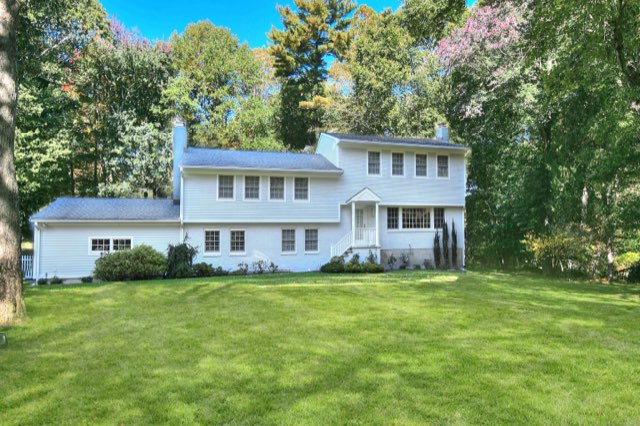 20 Joann Circle, Westport