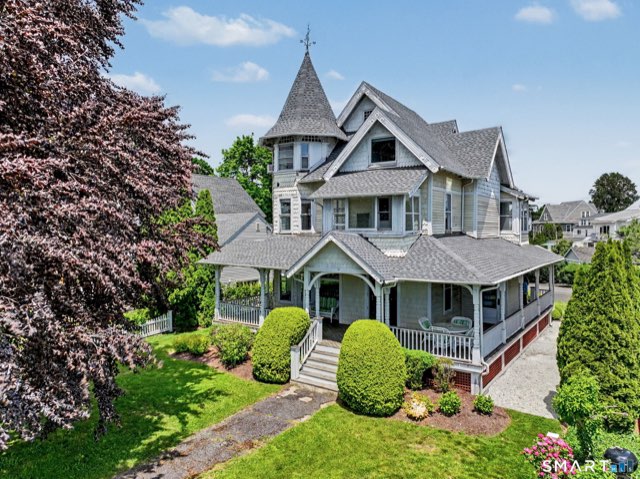 9 Seaside Place, Norwalk