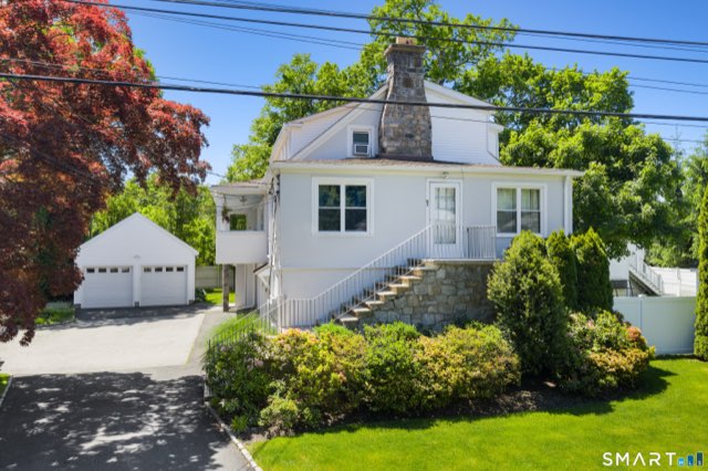 19 Urban Street, New Canaan
