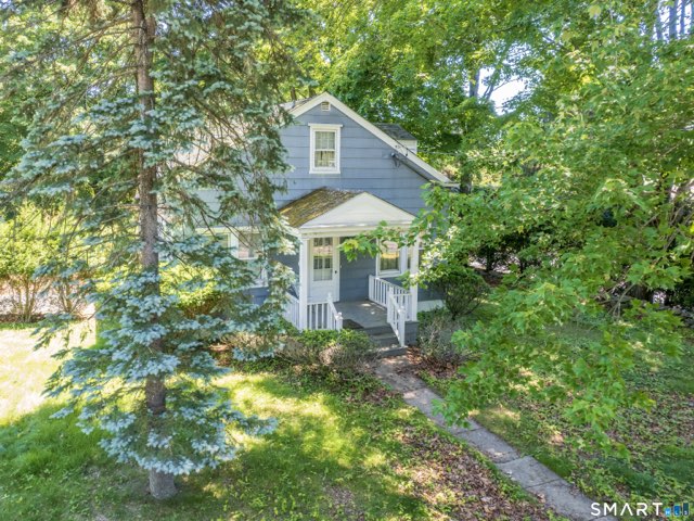 32 Morningside Drive North, Westport