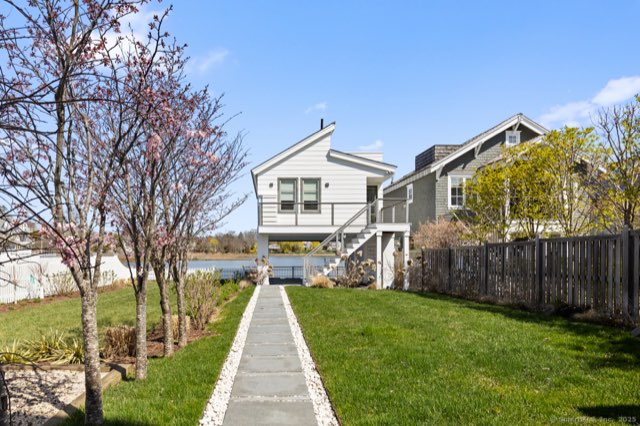 11 Old Mill Road, Westport
