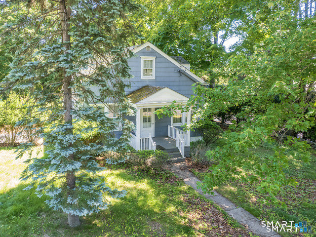 32 Morningside Drive North, Westport