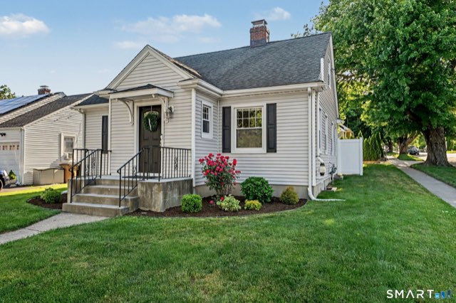 158 Courtland Hill Street, Stamford