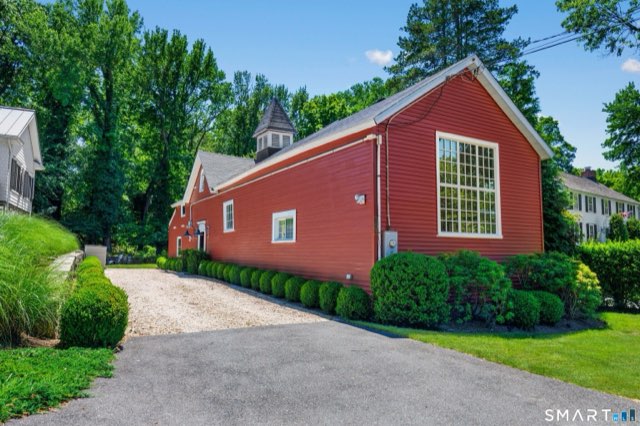 253 Tokeneke Road, Darien