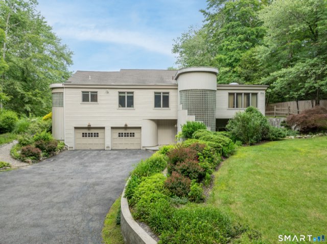 511 Hunting Ridge Road, Stamford