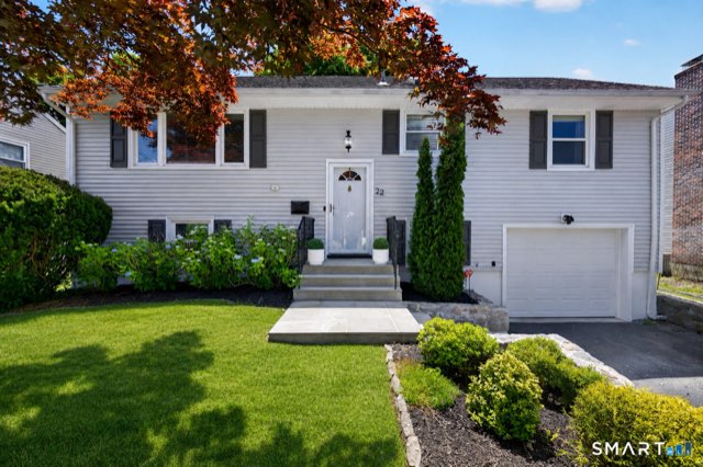 22 Heather Lane, Norwalk