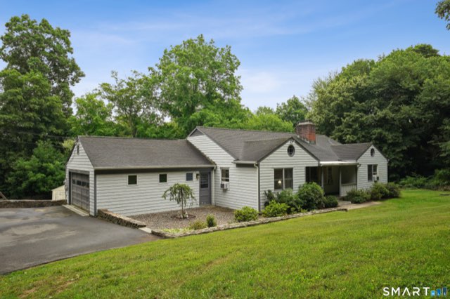 40 Comstock Hill Avenue, Norwalk
