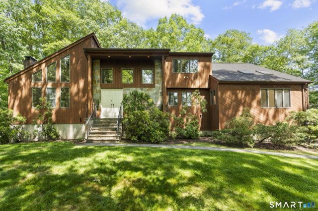 732 Den Road, Stamford