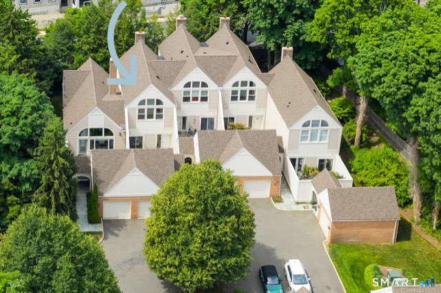 4 Sedgwick Village Lane, Darien