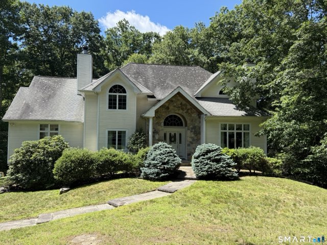 918 Rock Rimmon Road, Stamford