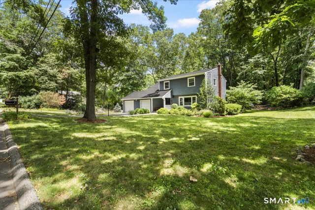 4 Stonehedge Road, Norwalk
