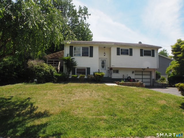 18 Country Club Road, Norwalk
