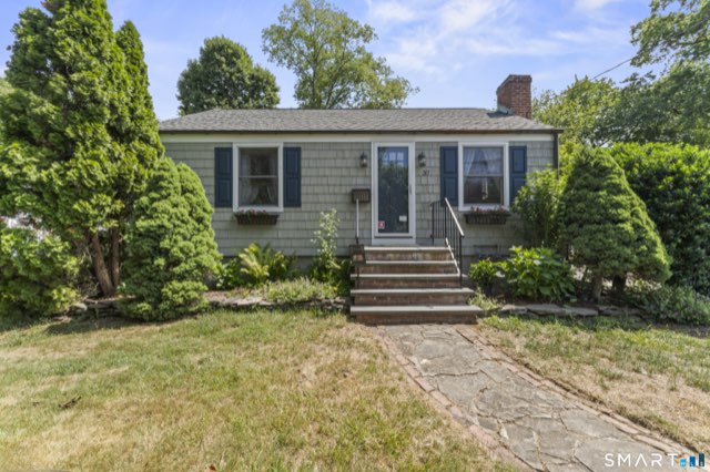 37 Cedar Crest Place, Norwalk