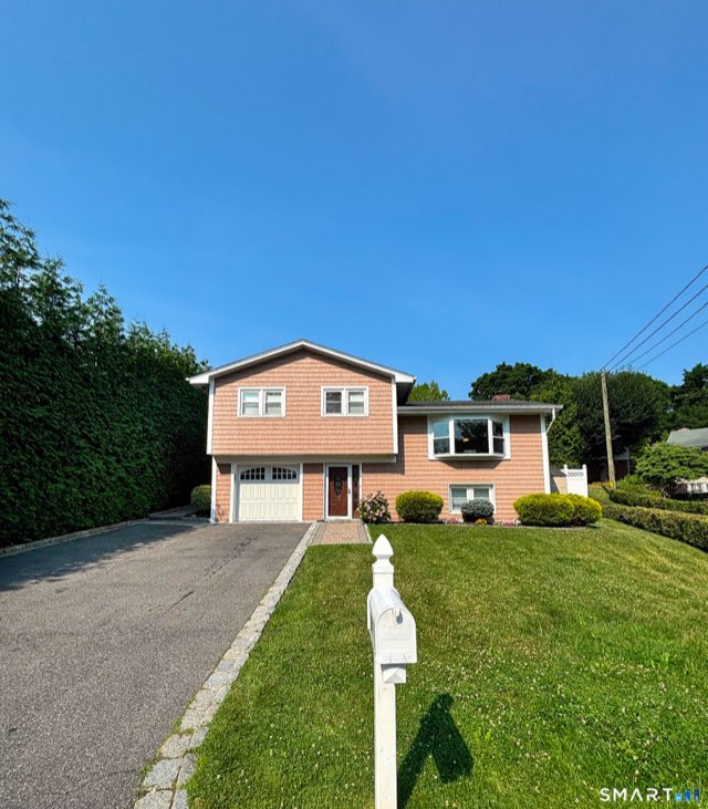 120 Pilgrim Drive, Greenwich