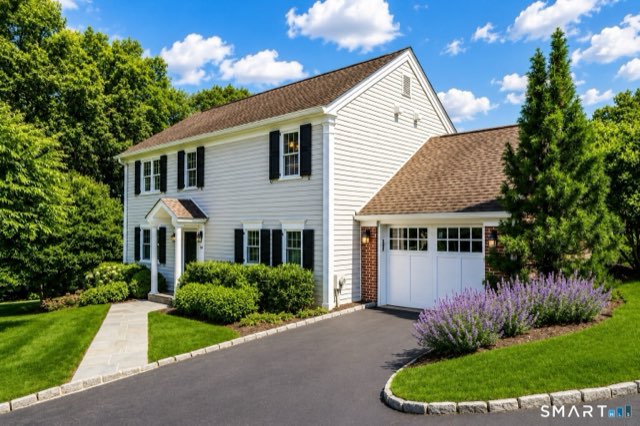 123 Richmond Hill Road, New Canaan