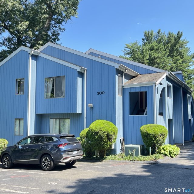 300 Flax Hill Road, Norwalk