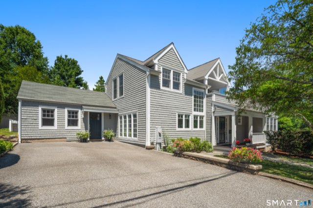 61 Sunrise Avenue, New Canaan