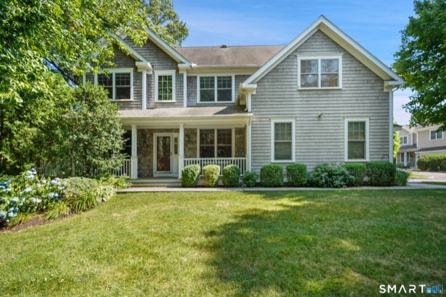 2 Blue Mountain Court, Norwalk