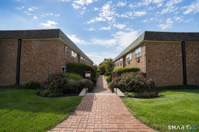637 Cove Road, Stamford