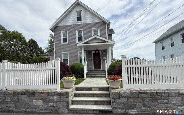8 Lorena Street, Norwalk