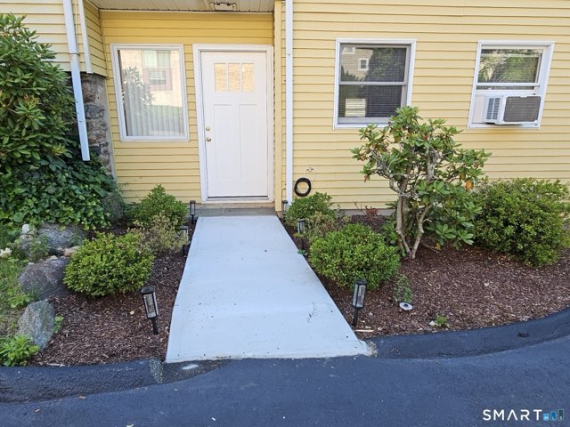 72 Maple Tree Avenue, Stamford