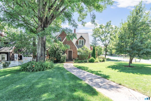 2 Winthrop Avenue, Norwalk