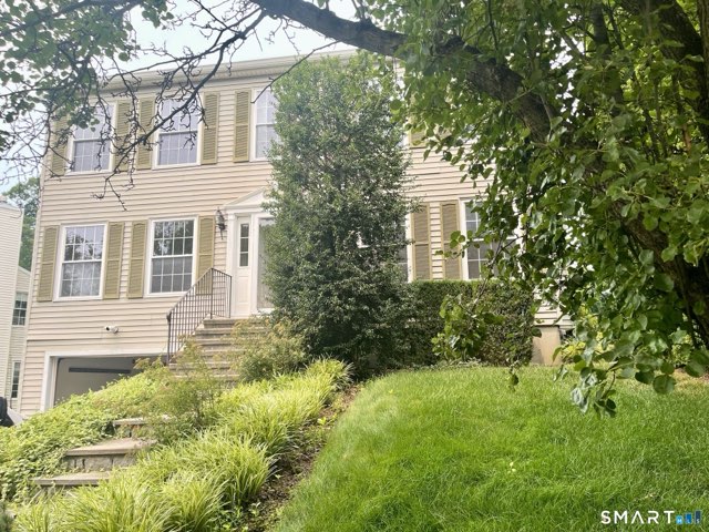 1 Lacey Lane, Norwalk