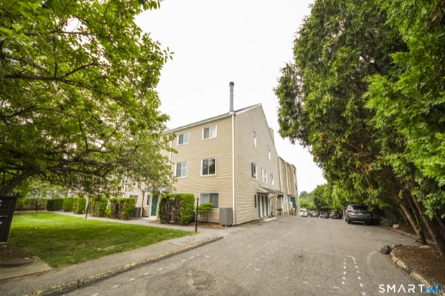 31 Stuart Avenue, Norwalk