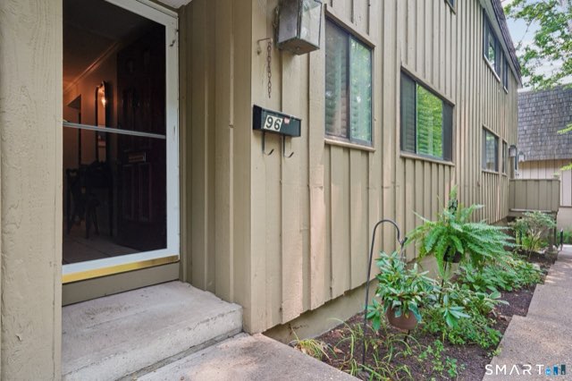96 Ledgebrook Drive, Norwalk