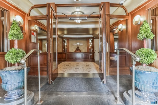 15 lafayette Court, Greenwich