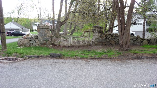 67 Briarwood Lane, Stamford