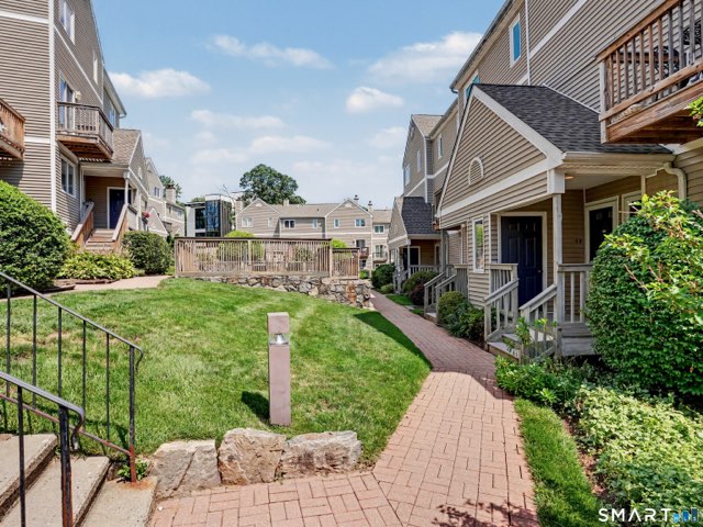 57 Glenrock, Norwalk