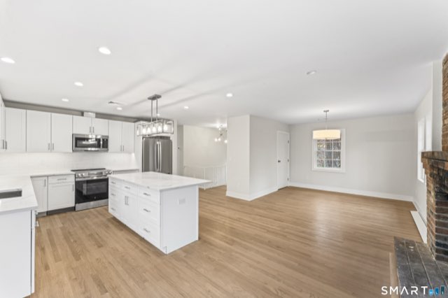 147 Thayer Pond Road, Wilton
