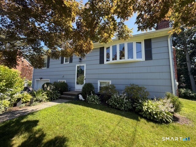 77 Valley View Road, Norwalk